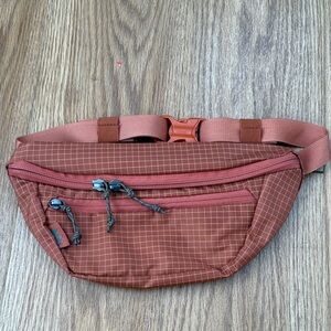 REI waist bag